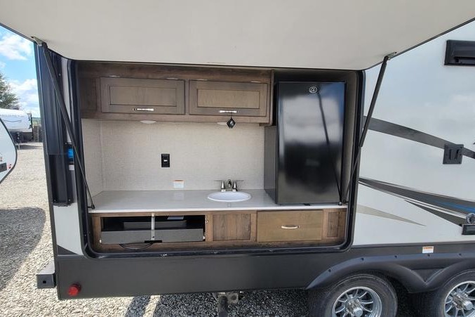 Mike and Cari's Dutchmen Aerolite Travel Trailer