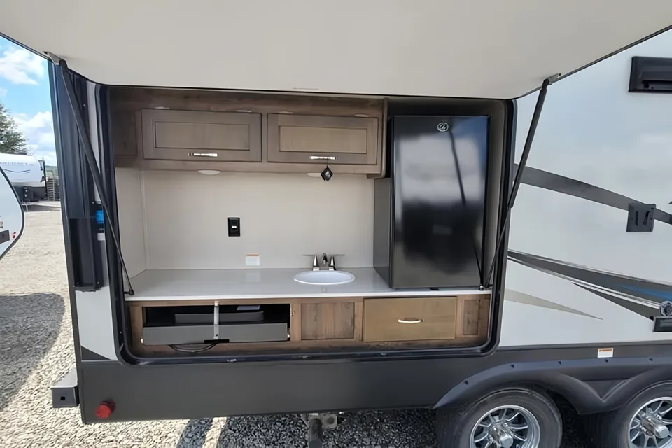 Mike and Cari's Dutchmen Aerolite Travel Trailer