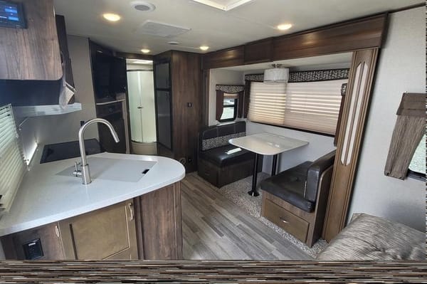 Mike and Cari's Dutchmen Aerolite Travel Trailer