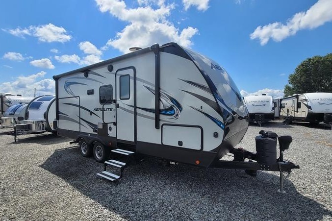 Mike and Cari's Dutchmen Aerolite Travel Trailer