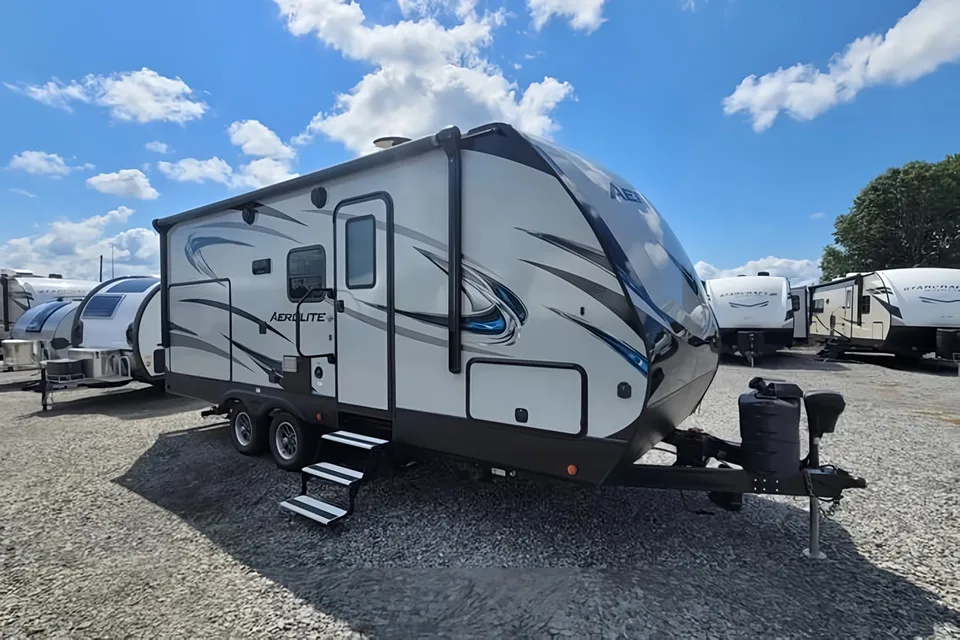 Mike and Cari's Dutchmen Aerolite Travel Trailer