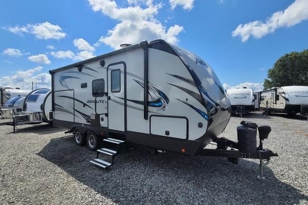 Mike and Cari's Dutchmen Aerolite Travel Trailer