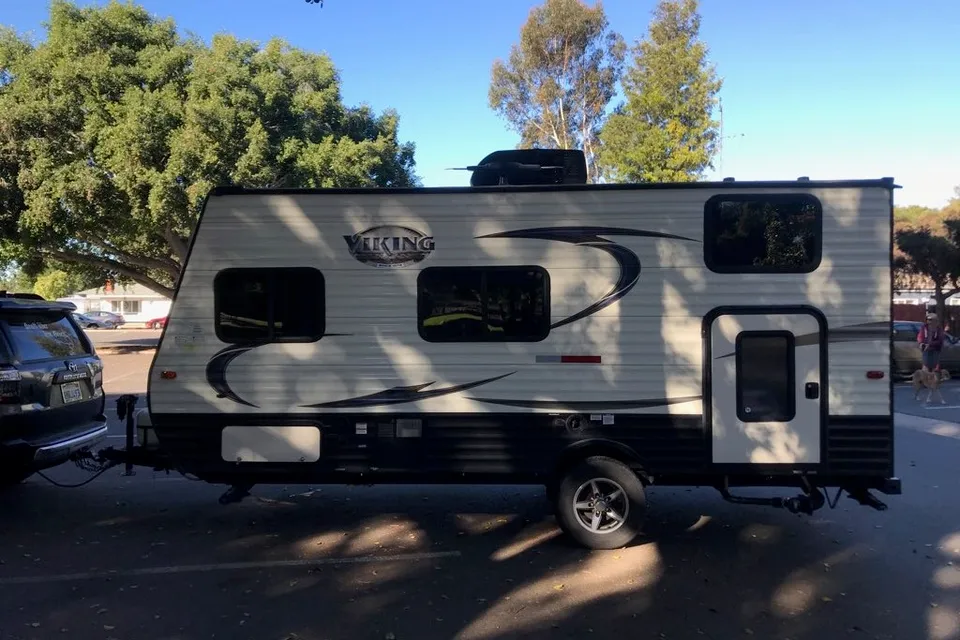 Compact/Ultra-Light/ Coachmen Viking Trailer