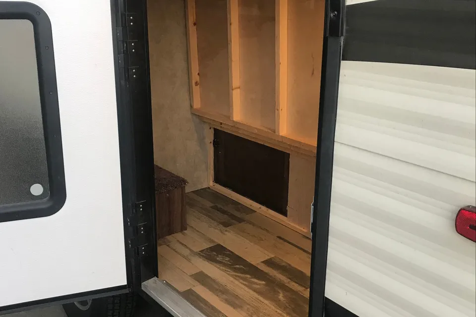 Compact/Ultra-Light/ Coachmen Viking Trailer