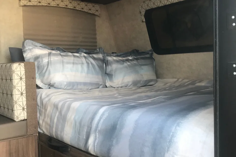 Compact/Ultra-Light/ Coachmen Viking Trailer