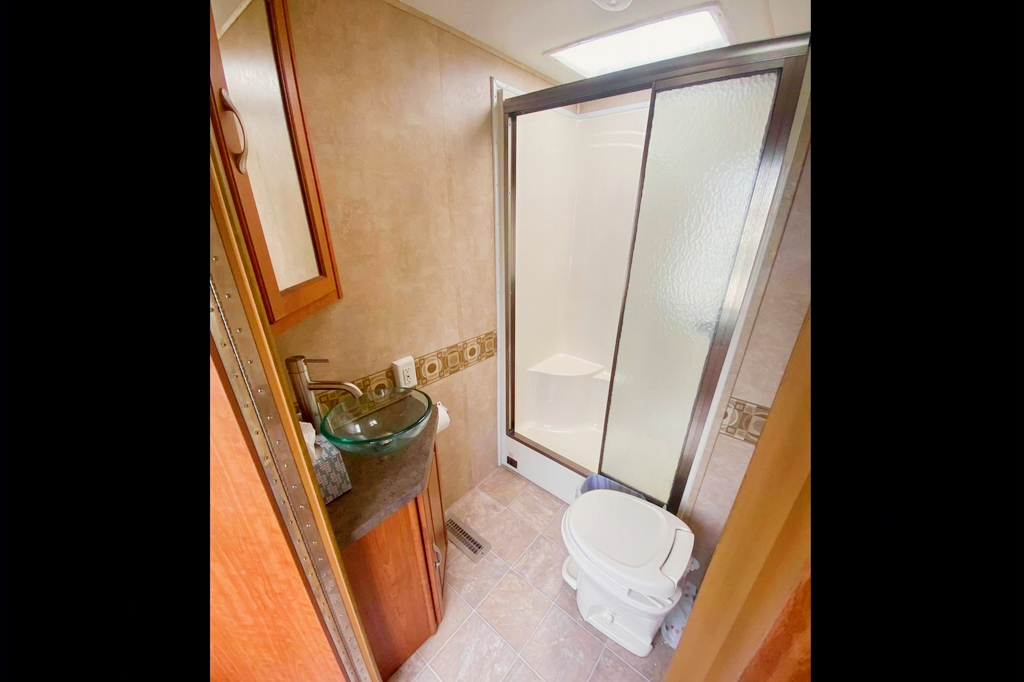 Rare 2 bedroom Motorhome - Bunkhouse - Forest River Georgetown - Class A