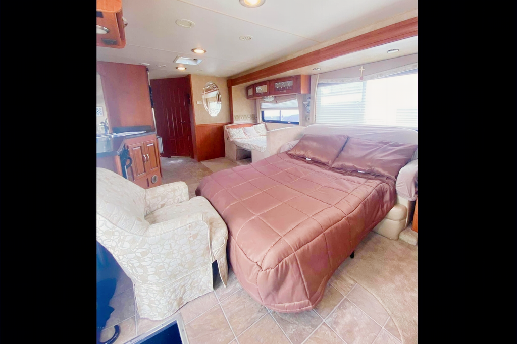 Rare 2 bedroom Motorhome - Bunkhouse - Forest River Georgetown - Class A