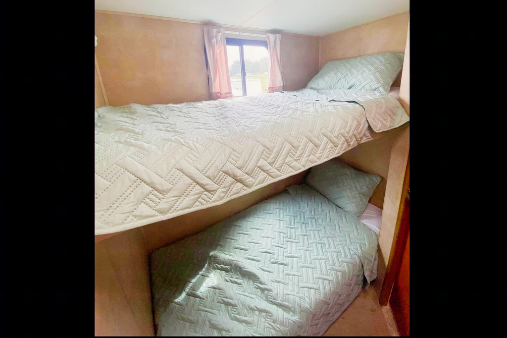 Rare 2 bedroom Motorhome - Bunkhouse - Forest River Georgetown - Class A