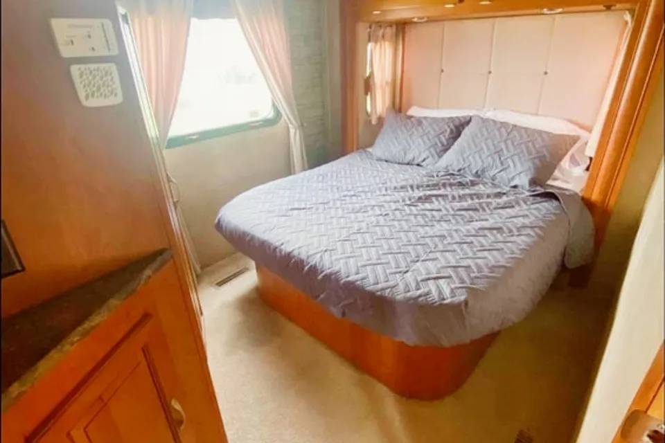 Rare 2 bedroom Motorhome - Bunkhouse - Forest River Georgetown - Class A