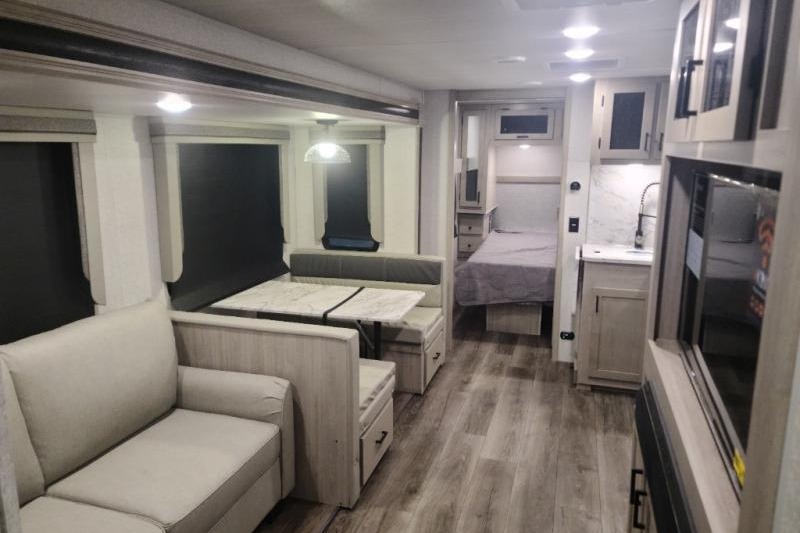 [02] Stress Free RVs - 2022 - XL - KING Size Bunkhouse