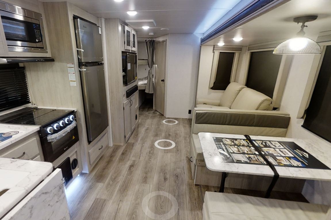 [02] Stress Free RVs - 2022 - XL - KING Size Bunkhouse