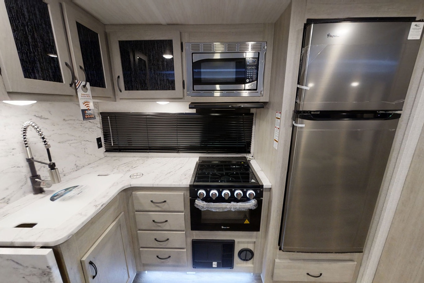 [02] Stress Free RVs - 2022 - XL - KING Size Bunkhouse