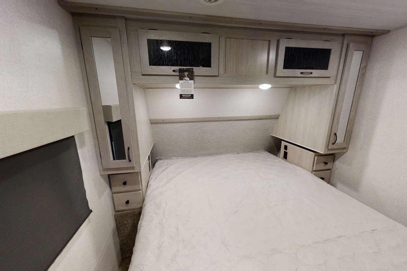 [02] Stress Free RVs - 2022 - XL - KING Size Bunkhouse