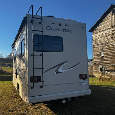 MERCURY: Small outside and big inside! | Thor Motor Coach Quantum Sprinter KM24 Class C