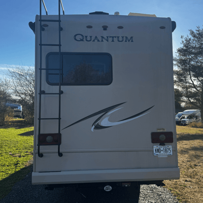 MERCURY: Small outside and big inside! | Thor Motor Coach Quantum Sprinter KM24 Class C