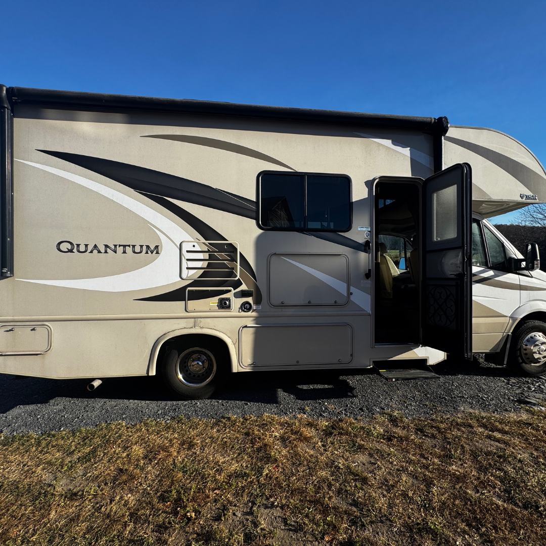 MERCURY: Small outside and big inside! | Thor Motor Coach Quantum Sprinter KM24 Class C