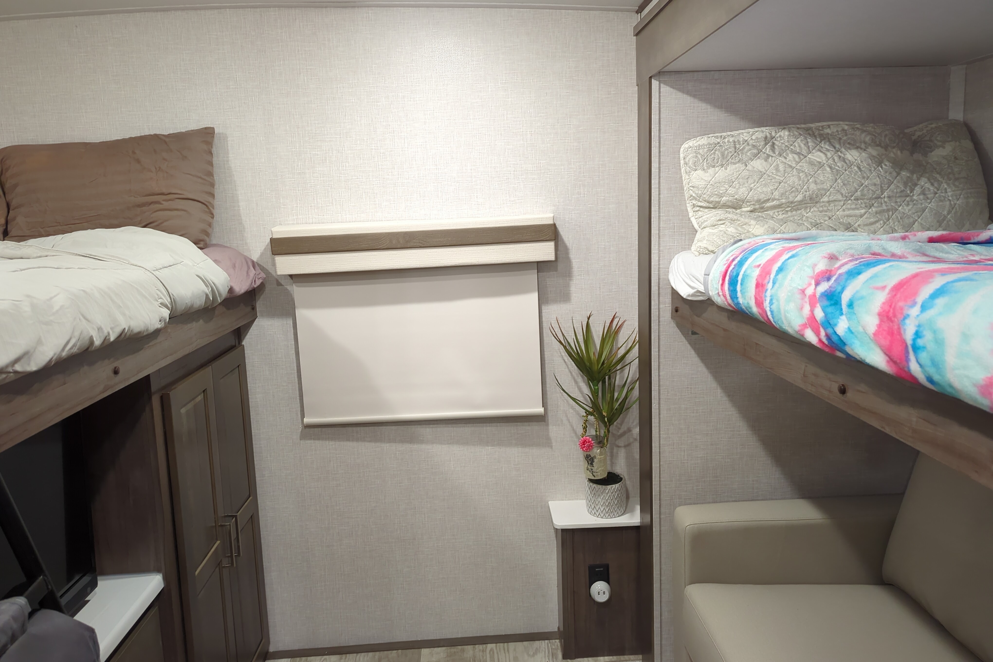2023 New Rockwood Signature Bunkhouse RV 36 Ft