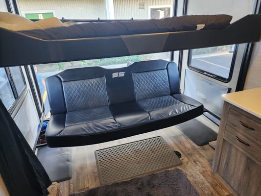 Mark's Pacific Coachworks 20EX Toy Hauler