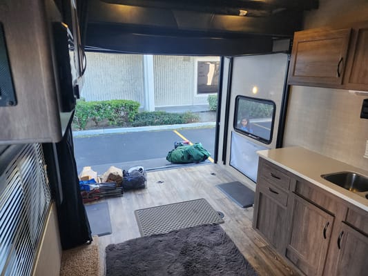Mark's Pacific Coachworks 20EX Toy Hauler