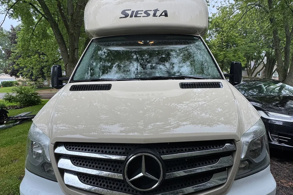 Arthur 's Thor Motor Coach Siesta Class C