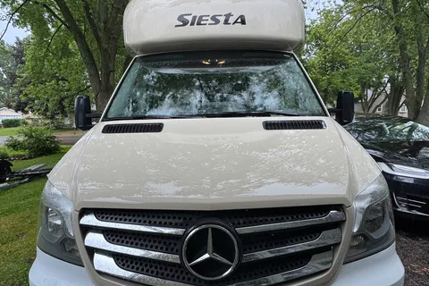 Arthur 's Thor Motor Coach Siesta Class C