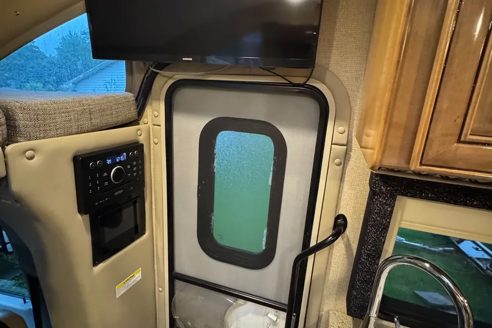 Arthur 's Thor Motor Coach Siesta Class C