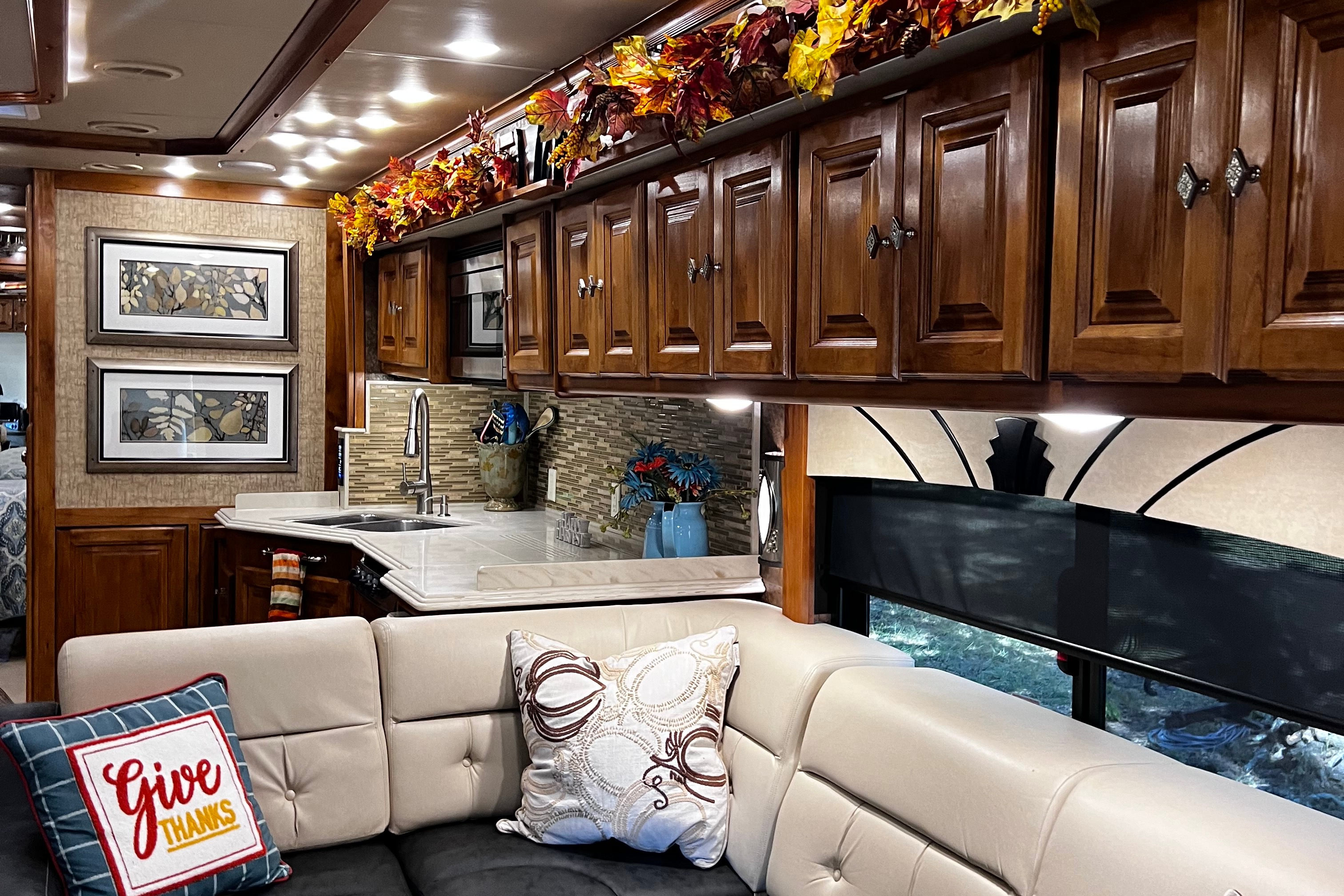 Sok's Tiffin Motorhome Phaeton 36gh Class A