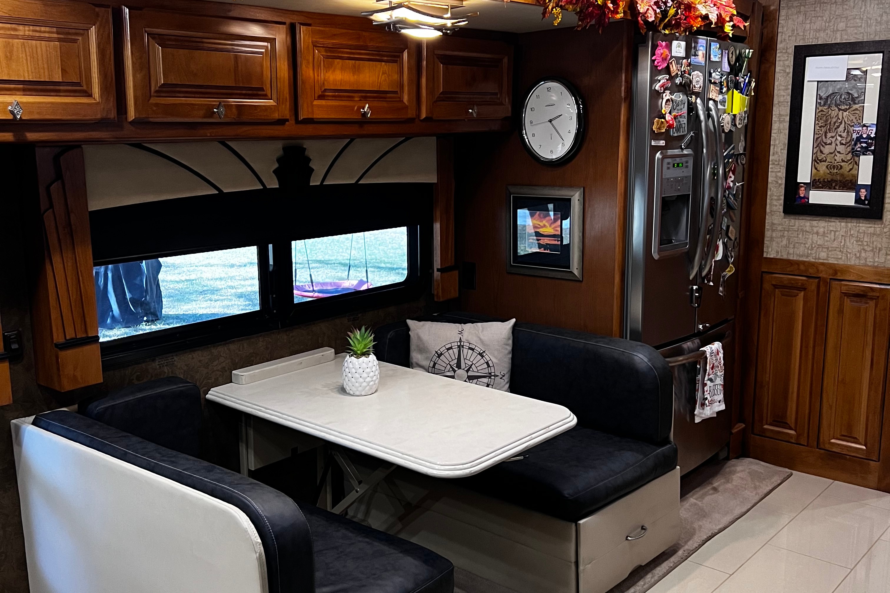 Sok's Tiffin Motorhome Phaeton 36gh Class A