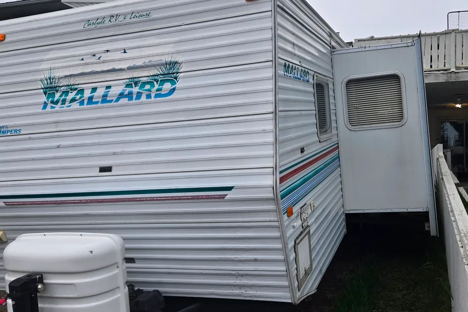 Geoff's Fleetwood Mallard Travel Trailer