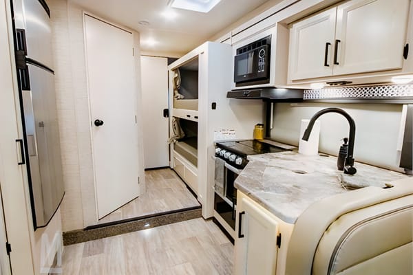 "The Chateau" - No Mileage Fees