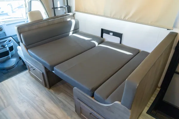 Conquest 63111C Sleeps Up To 10! #D25463