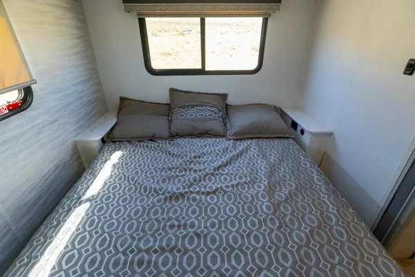 Conquest 63111C Sleeps Up To 10! #D25463