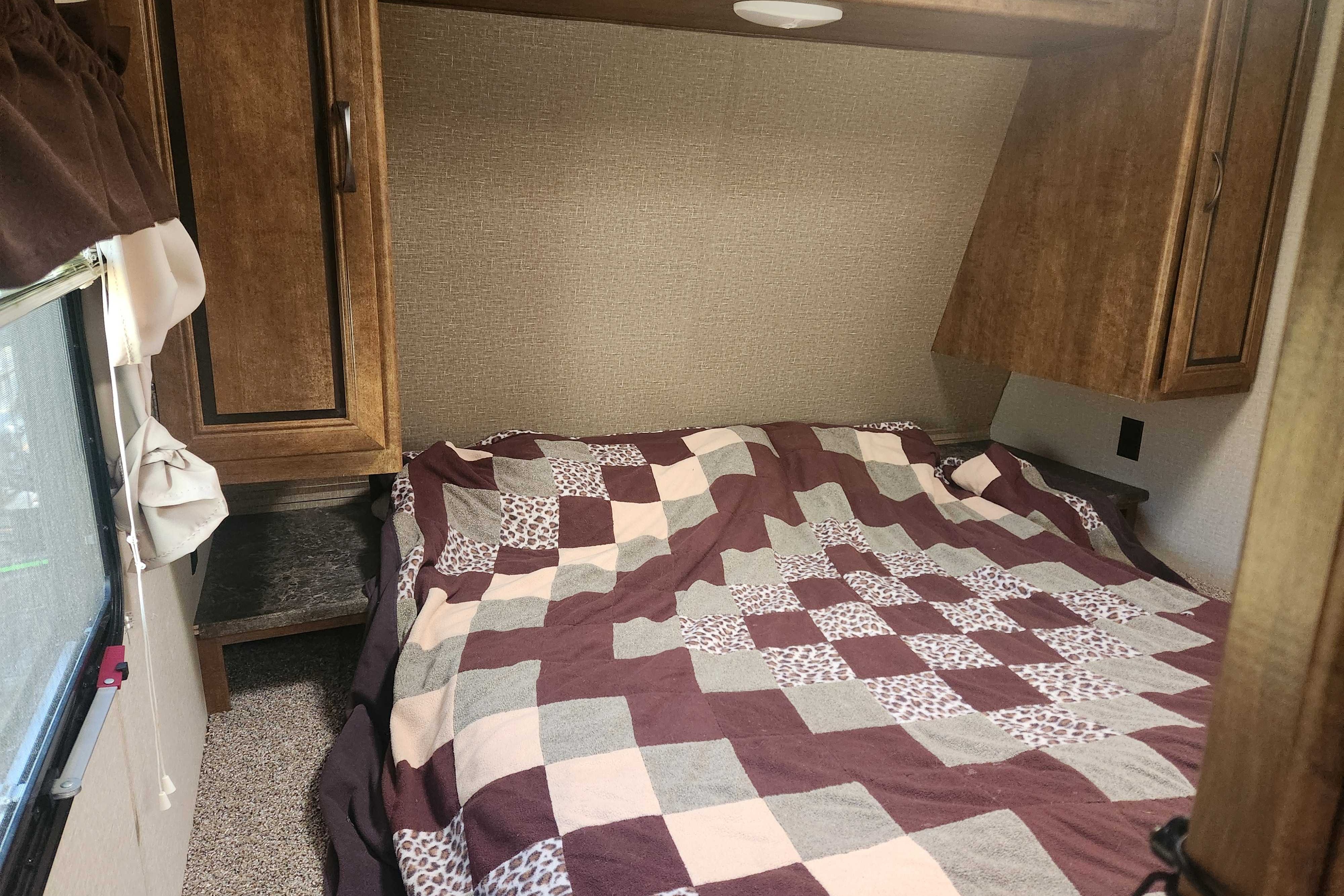 Jeremy's Zinger 25RB Travel Trailer