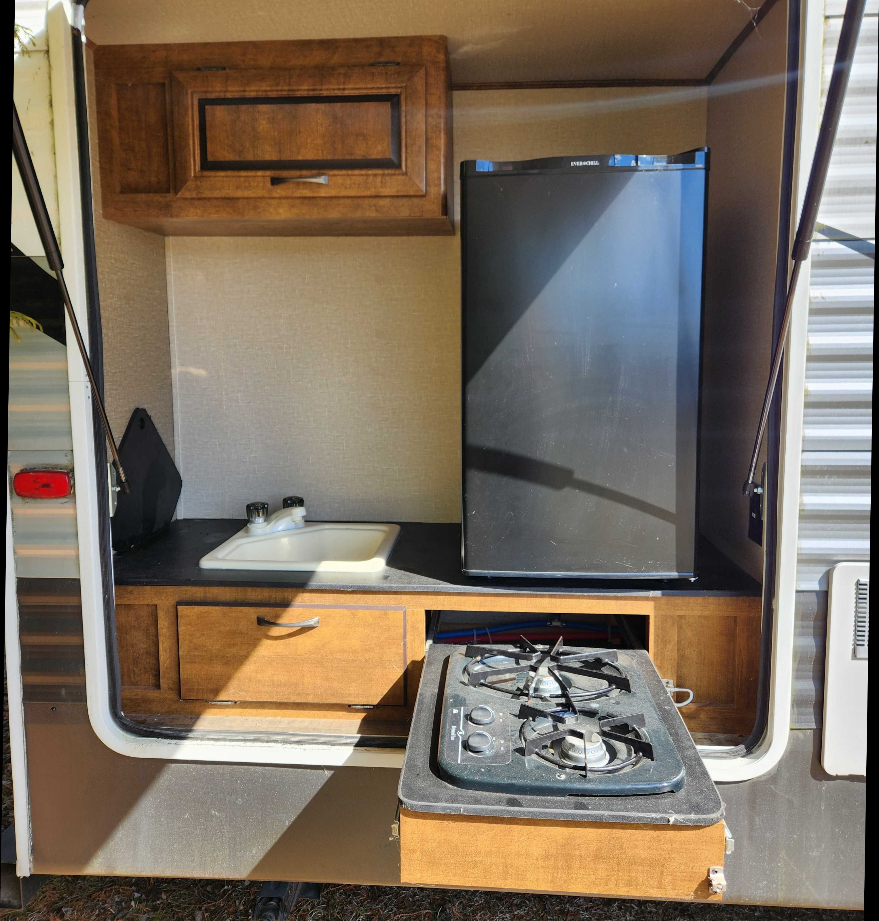 Jeremy's Zinger 25RB Travel Trailer