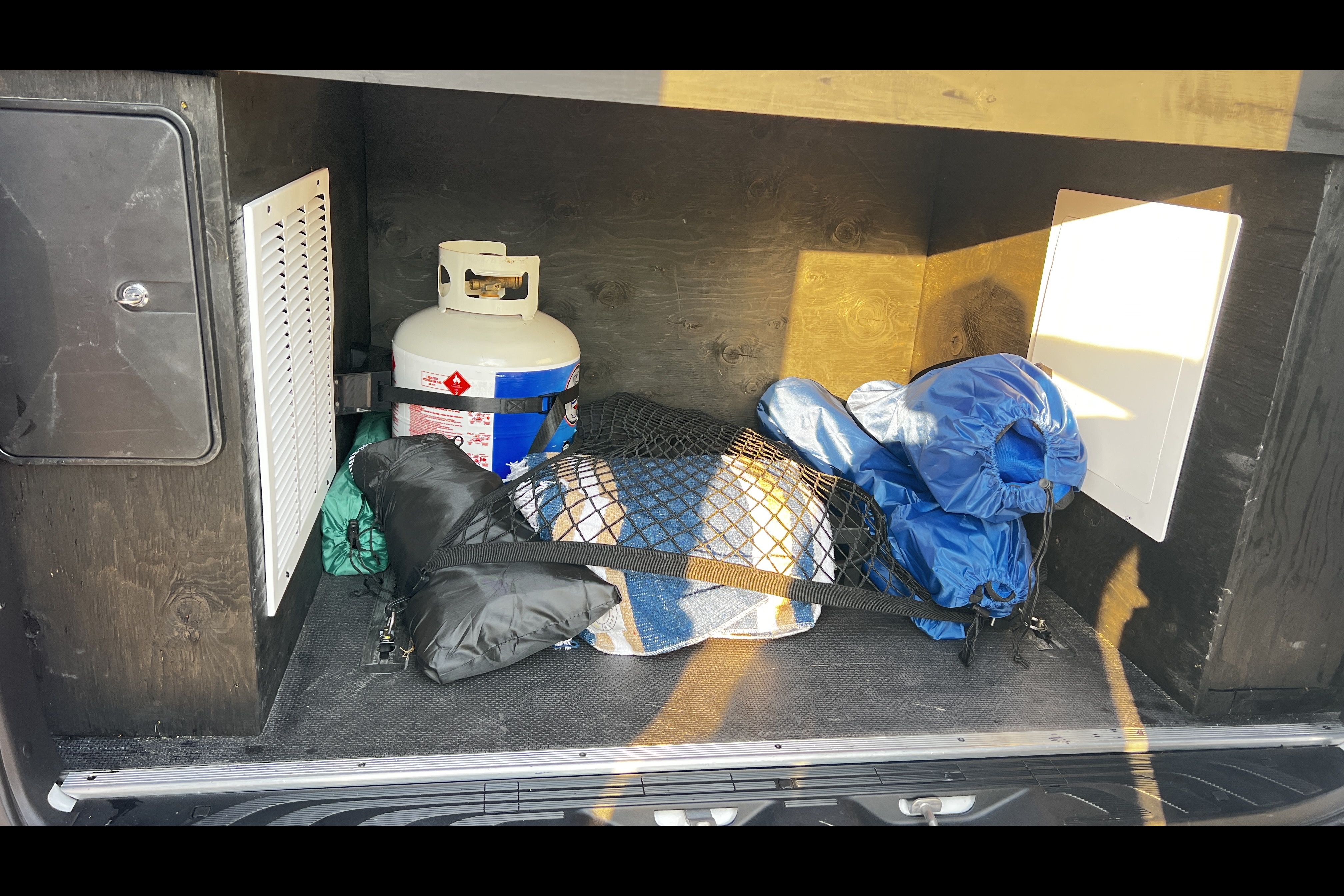 Luxury Sprinter w/ Shower, toilet, Kitchen