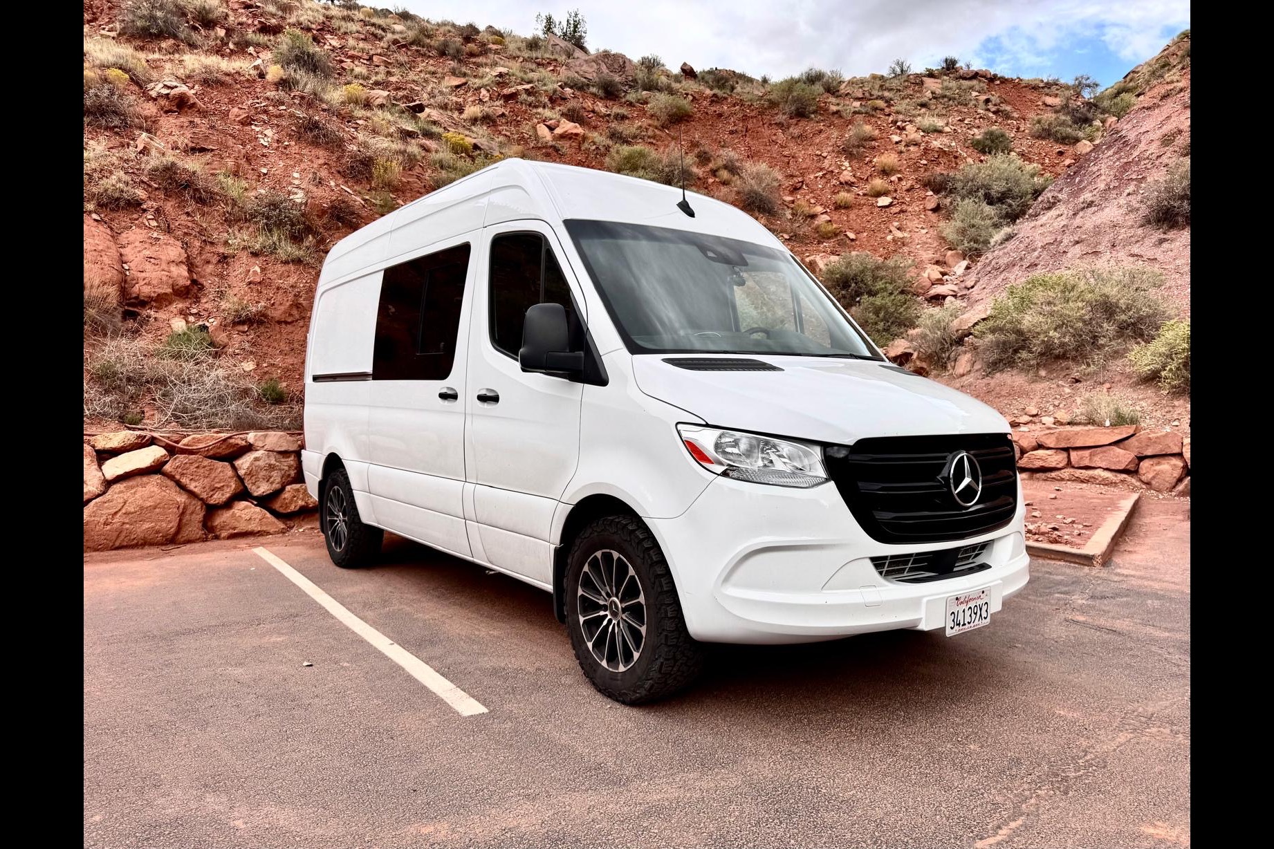 Luxury Sprinter w/ Shower, toilet, Kitchen