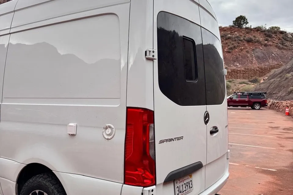 Luxury Sprinter w/ Shower, toilet, Kitchen