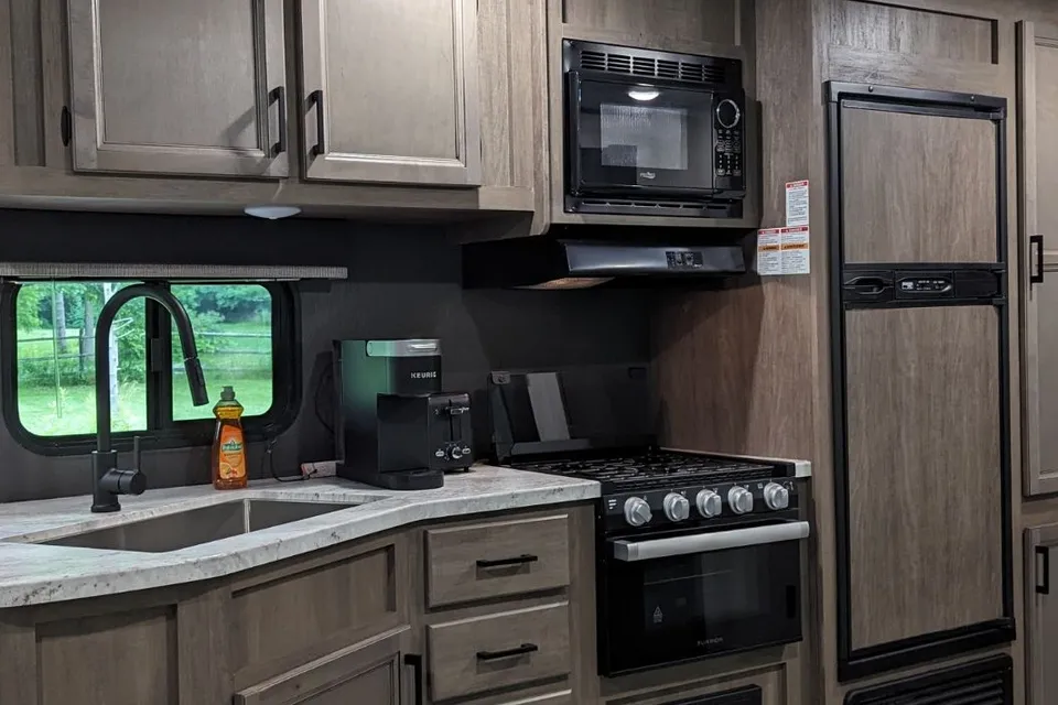 Mike's Starcraft Autumn ridge Travel Trailer