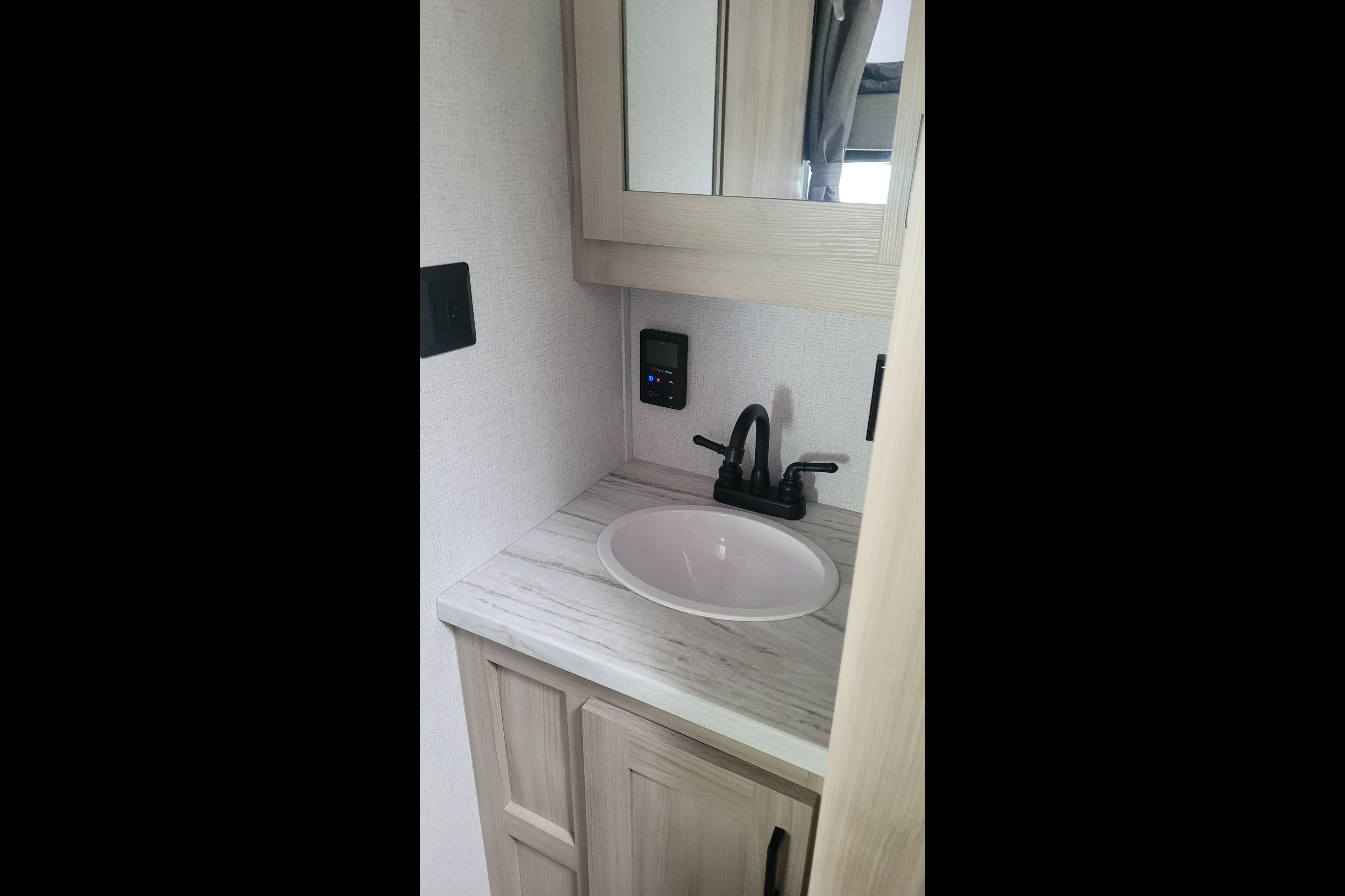 2025 Della Terra | Sleeps 9 | King Bed + Bunks | Family Friendly