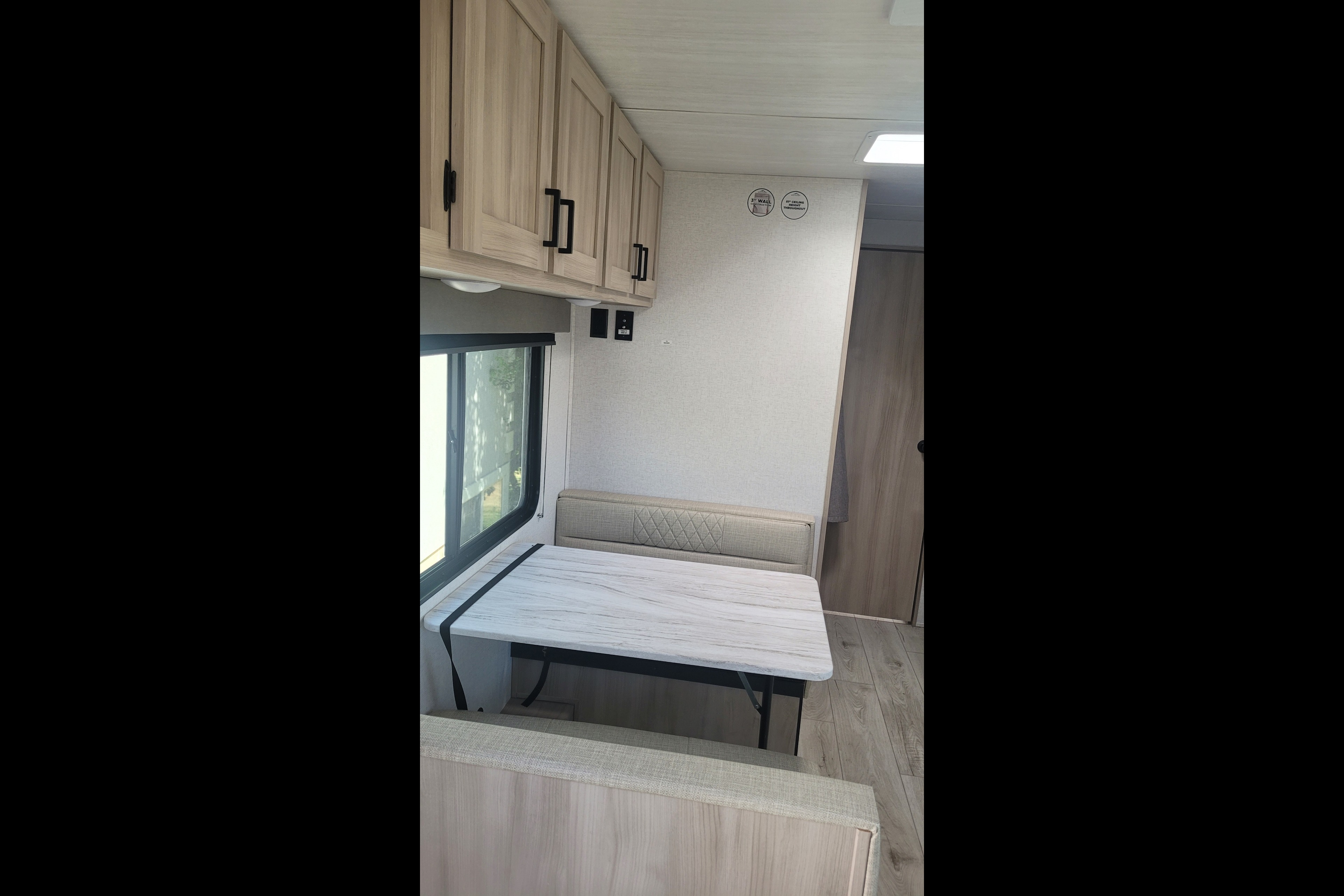 2025 Della Terra | Sleeps 9 | King Bed + Bunks | Family Friendly