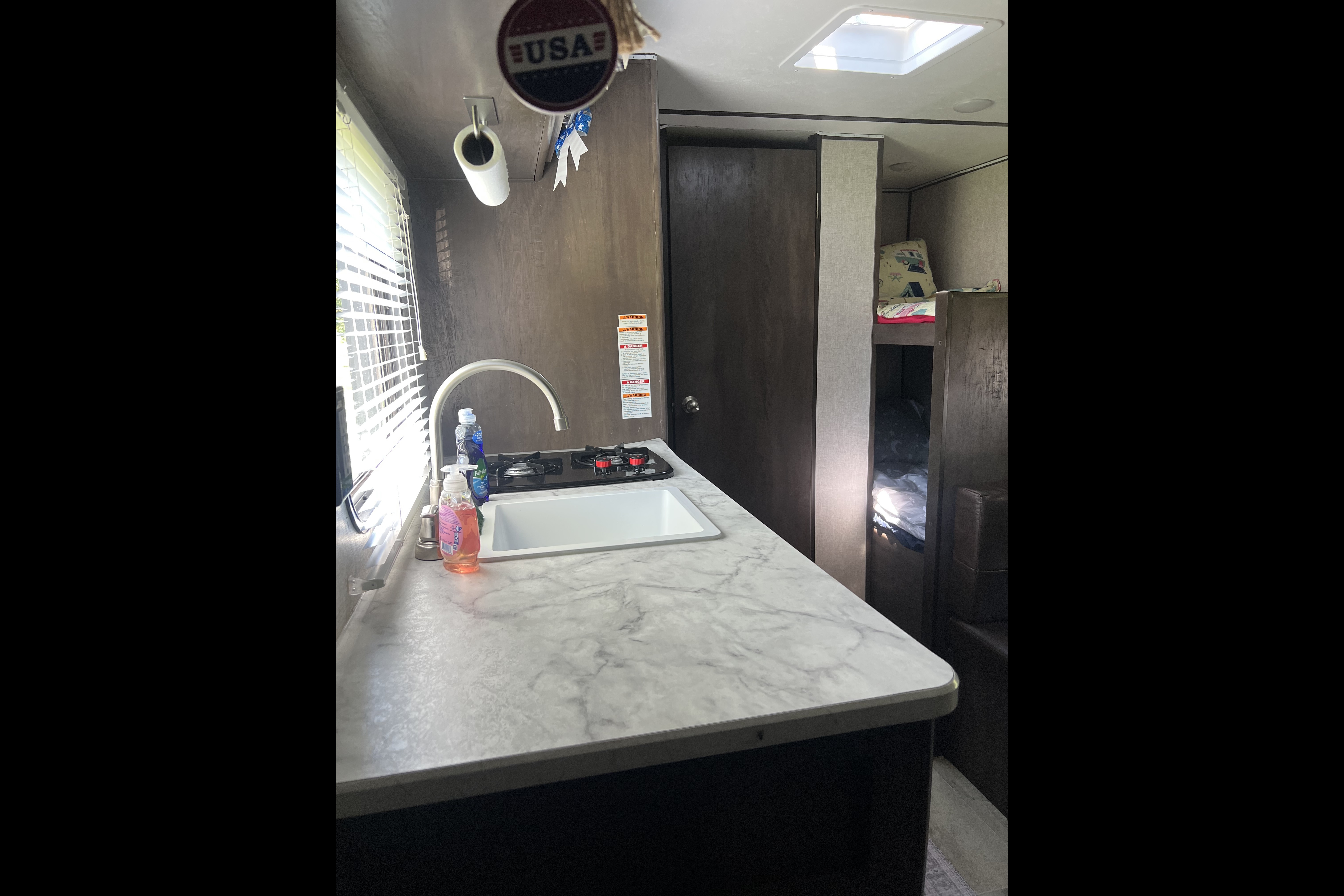 PJ's Coleman 17b Travel Trailer