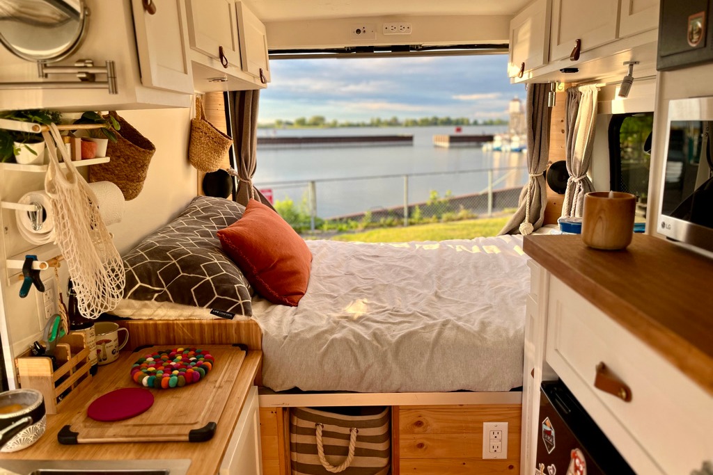 Béluga, Ram Promaster 2500