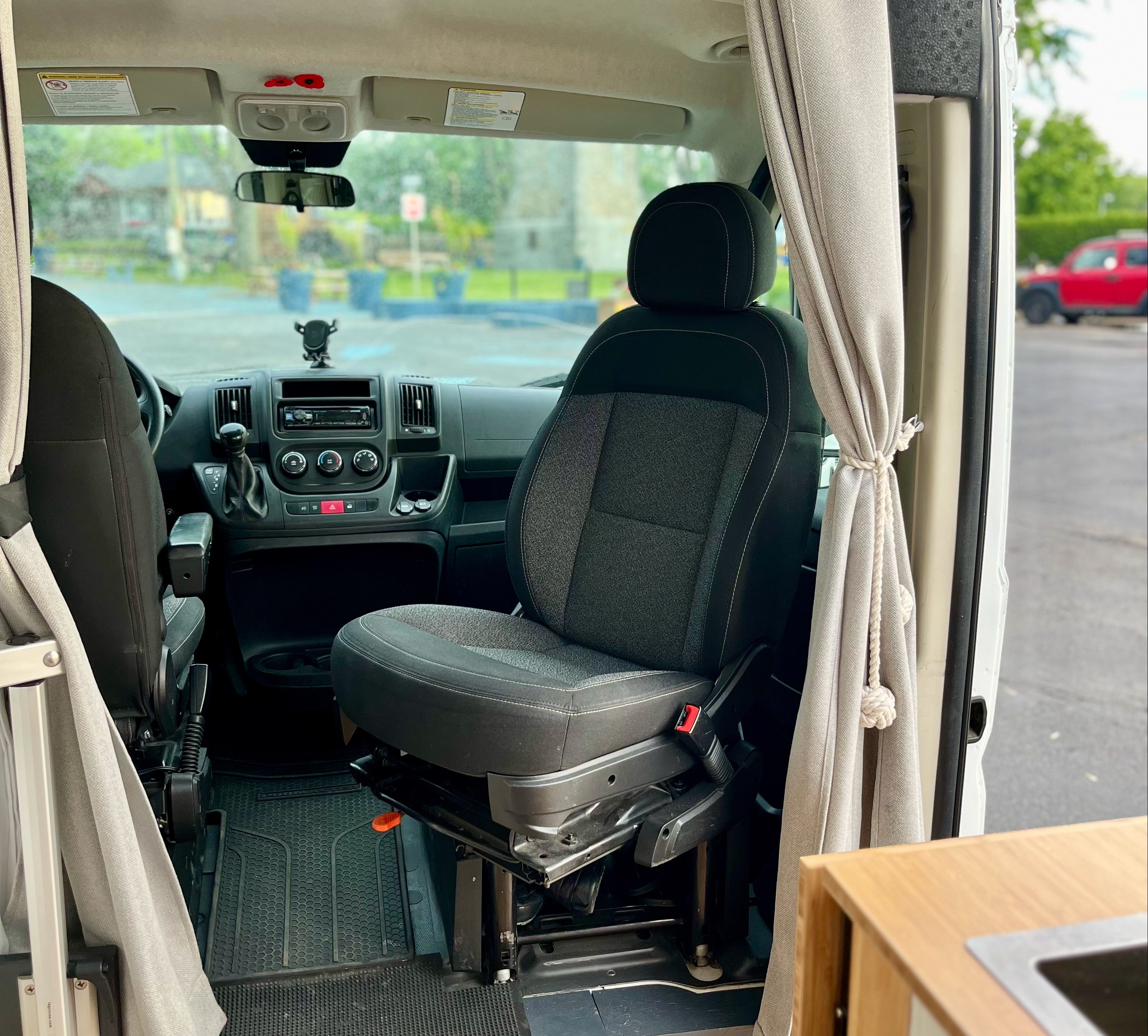 Béluga, Ram Promaster 2500