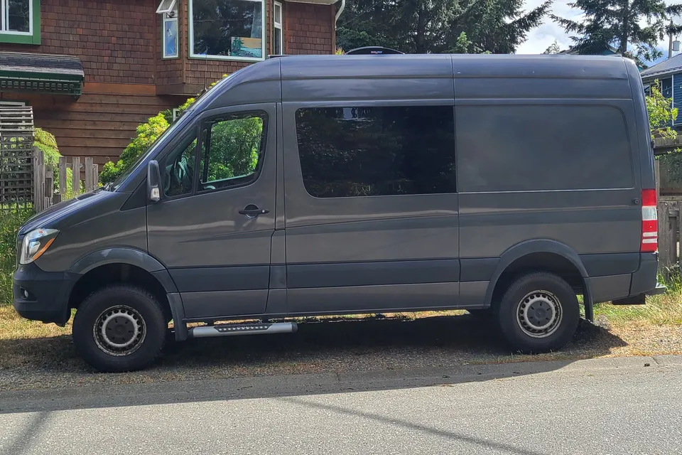 Blue Hawk 2 - Sprinter Campervan