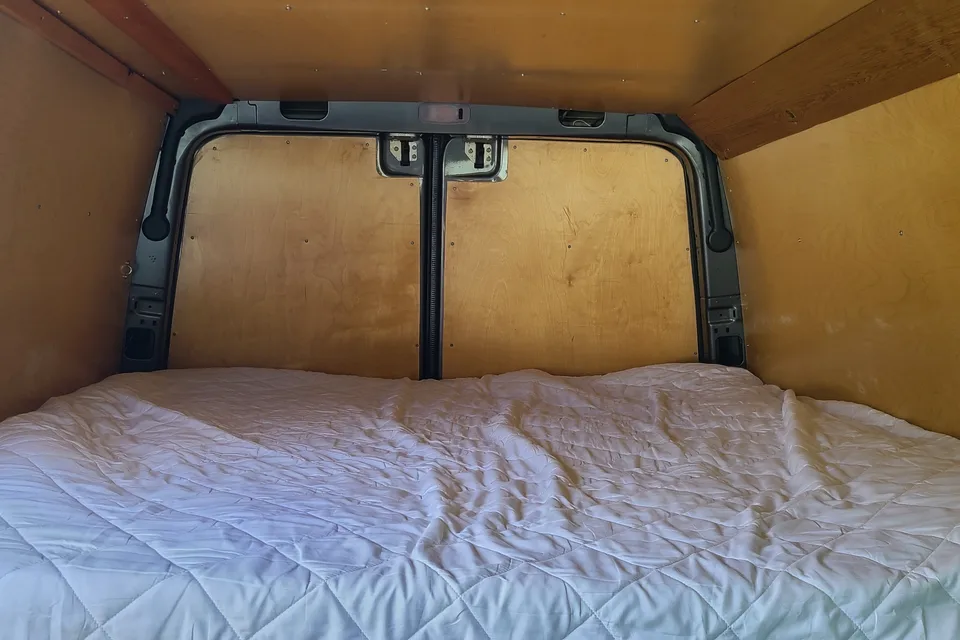 Blue Hawk 2 - Sprinter Campervan