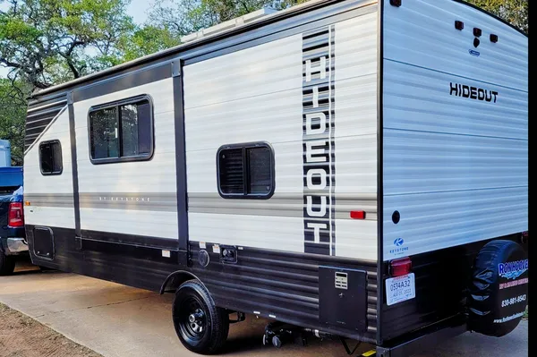 South Tejas RV Rentals-Hideout