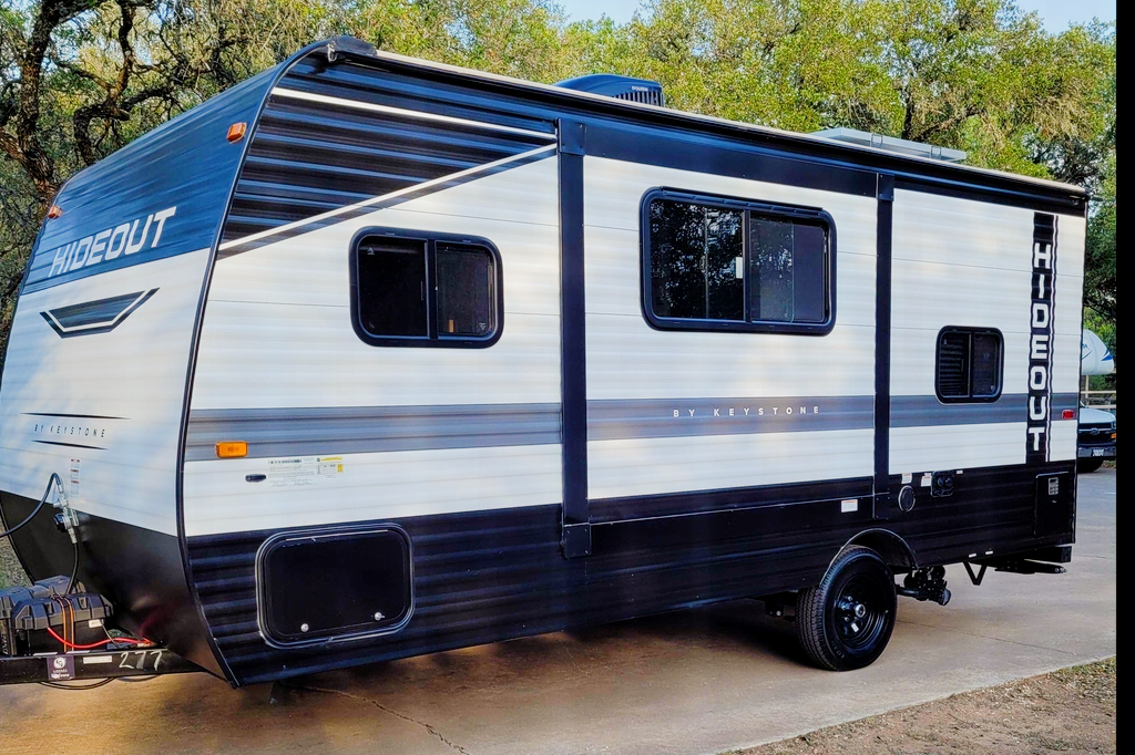 South Tejas RV Rentals-Hideout 