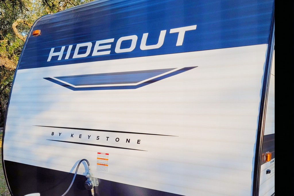 South Tejas RV Rentals-Hideout 
