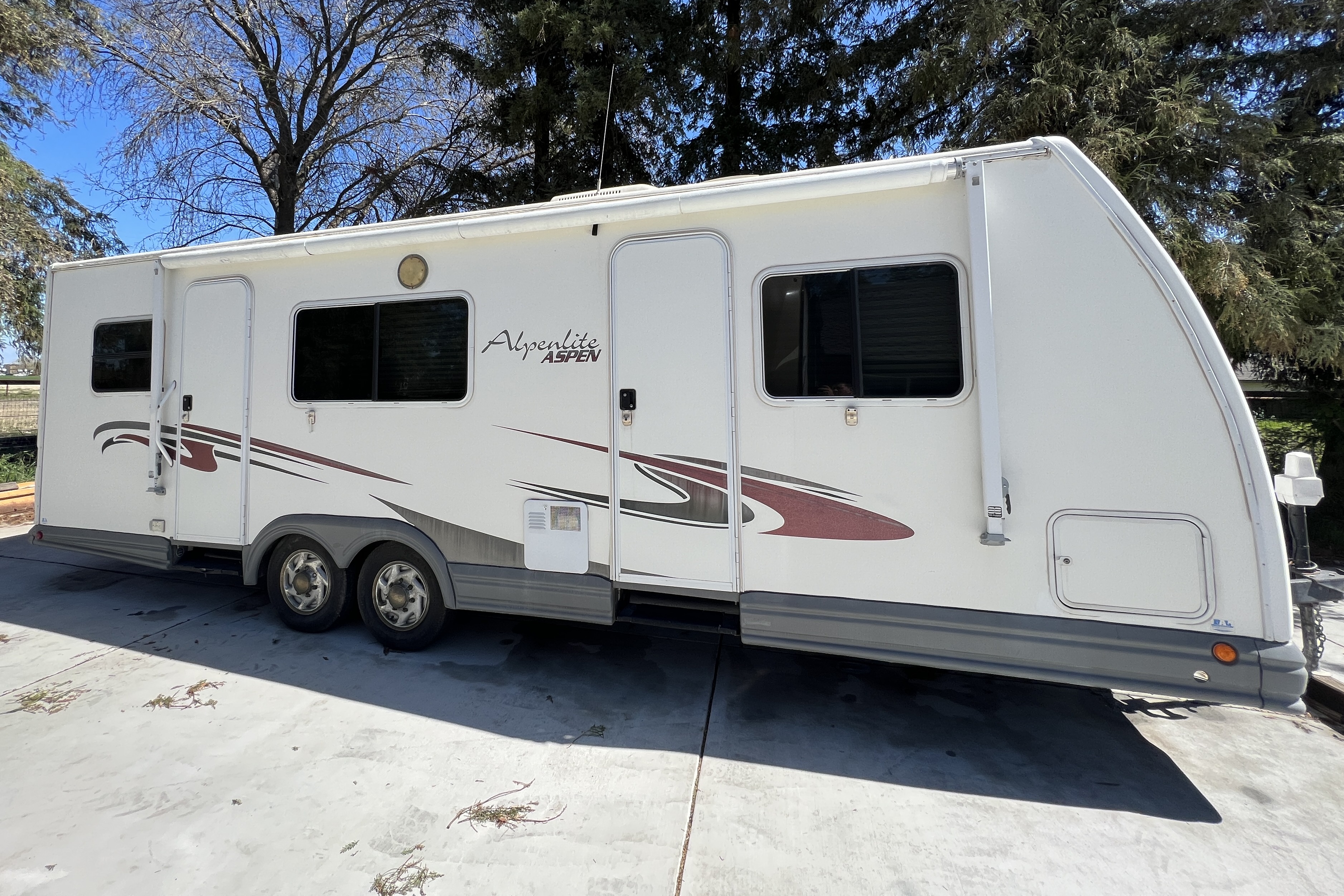 Home on Wheels Alpenlite Aspen Travel Trailer