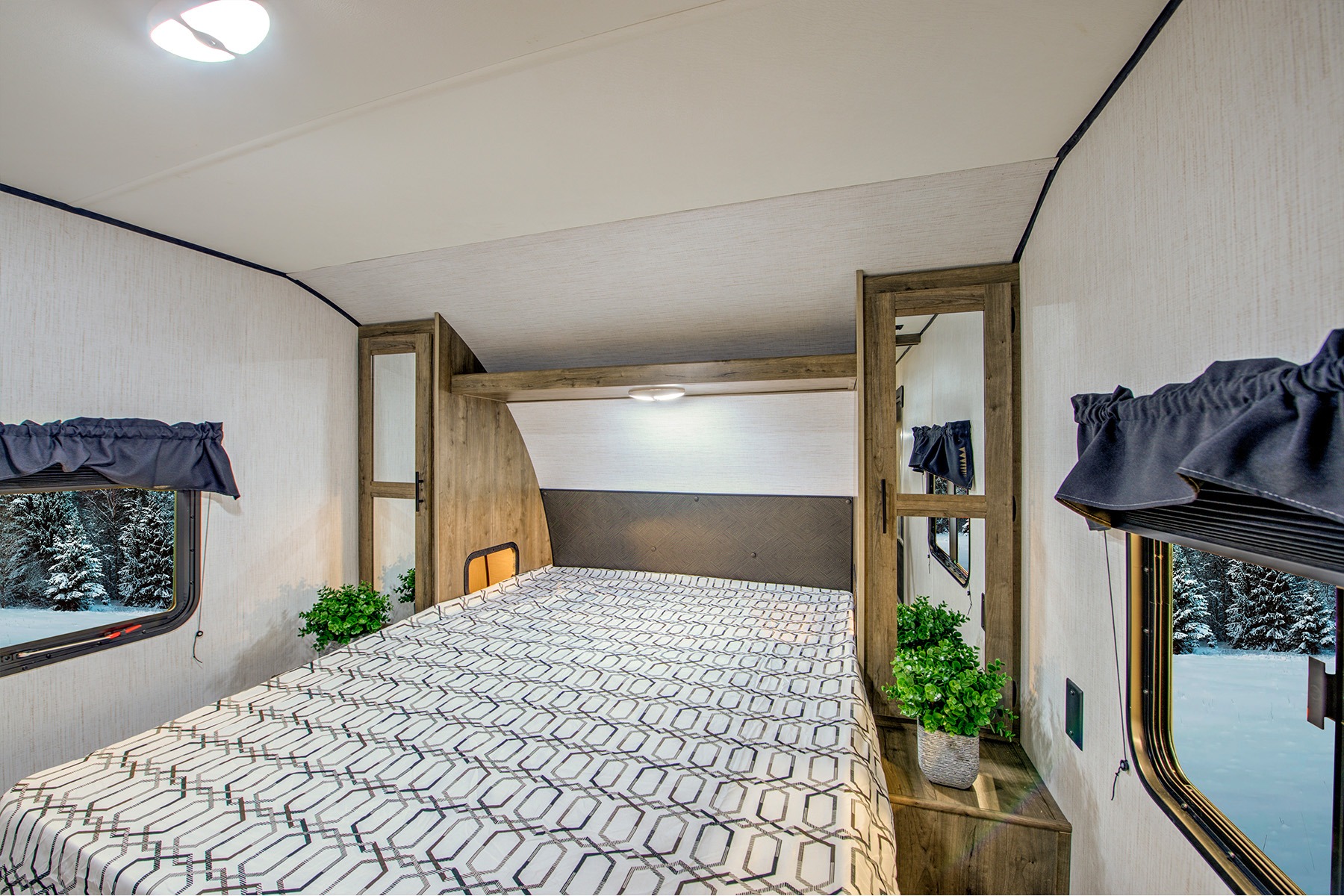 Freedom at your Fingertips with Jim's Heartland Pioneer. We Bring the Vacation to You!